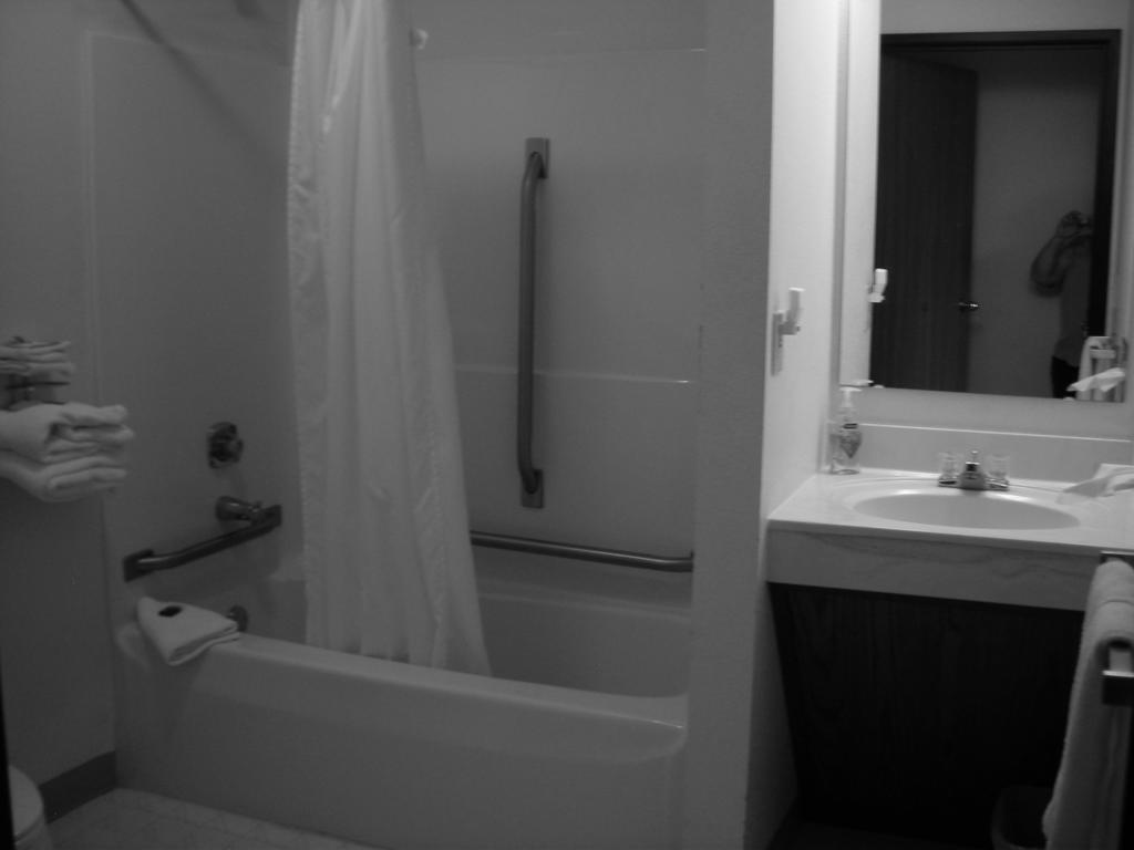 Model Towne Inn Motel Gwinn Habitación foto
