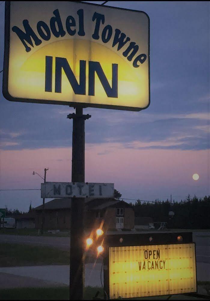 Model Towne Inn Motel Gwinn Exterior foto